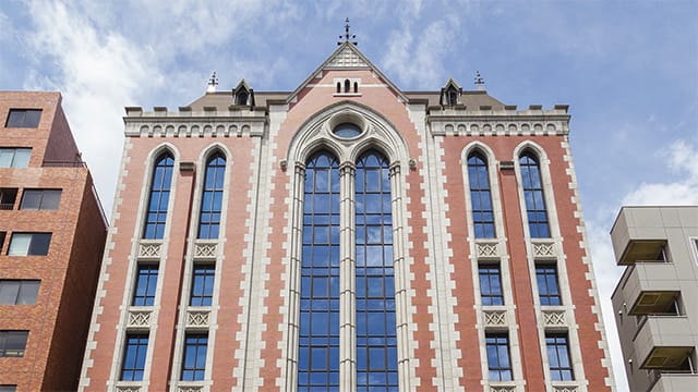 慶應義塾大学